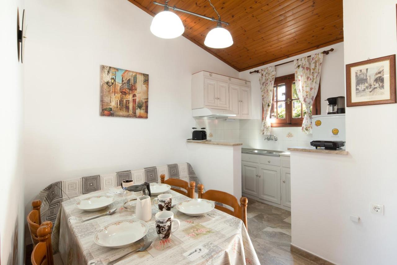 Amalia Cottages Agios Gordios  Esterno foto