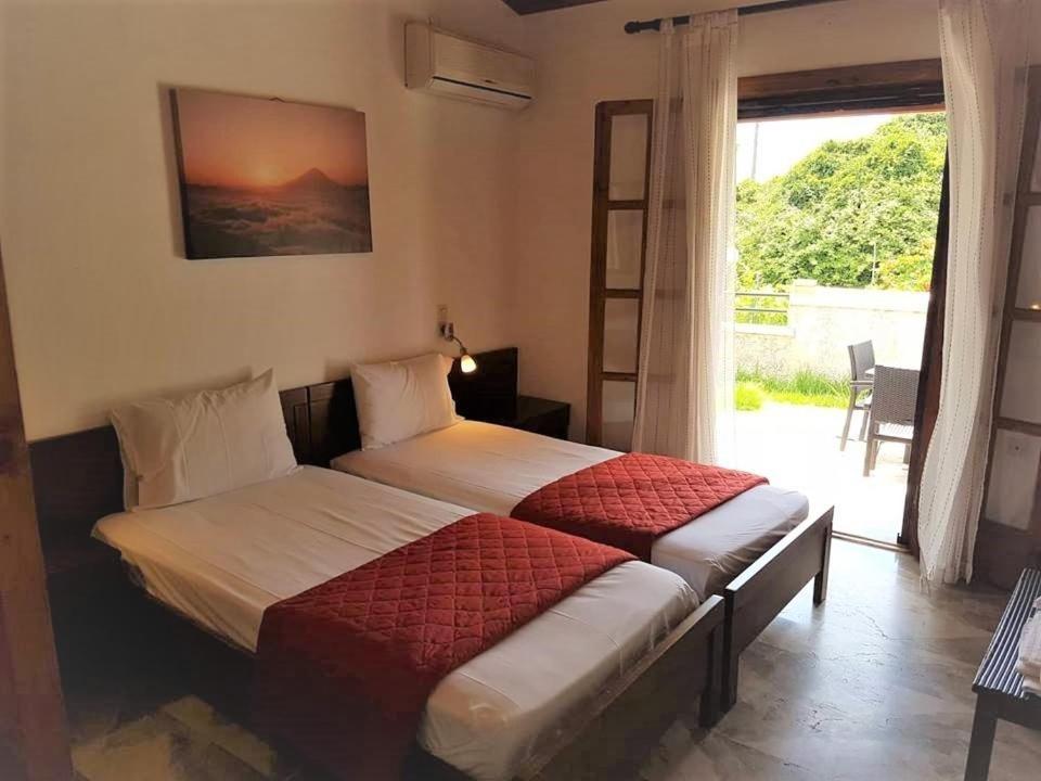 Amalia Cottages Agios Gordios  Esterno foto
